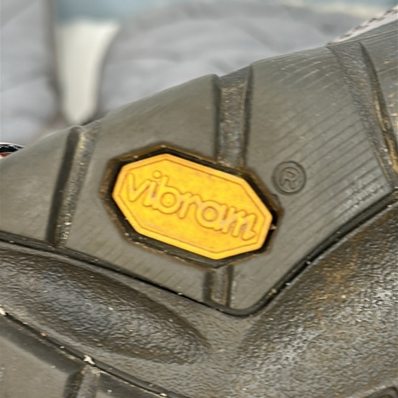 UGG Australia Womens Snowpeak Gray Shearling Waterproof 5739 W Winter - Picture 6 of 9